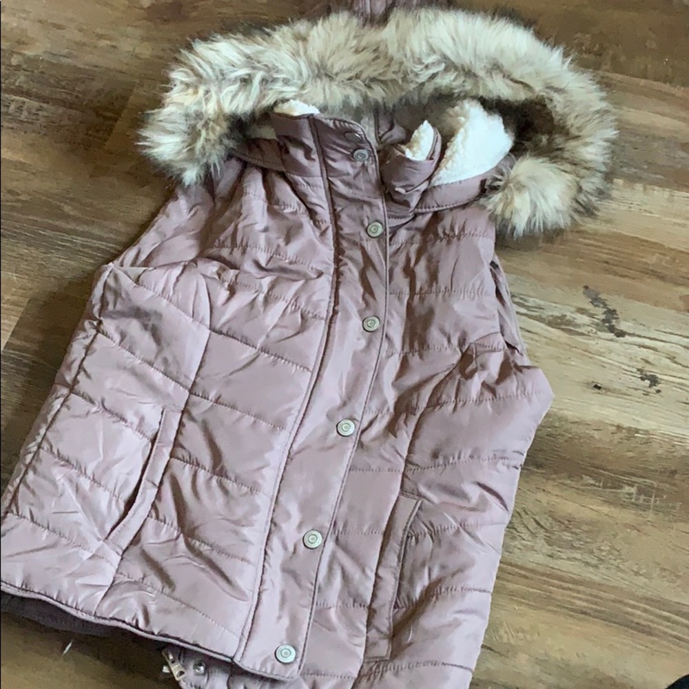 Mauve vest